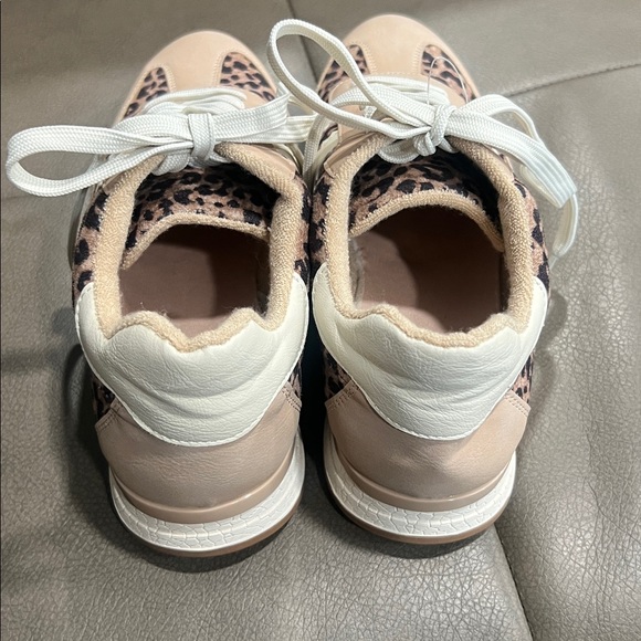 DV by Dolce Vita leopard shoes-8-new - Picture 4 of 5